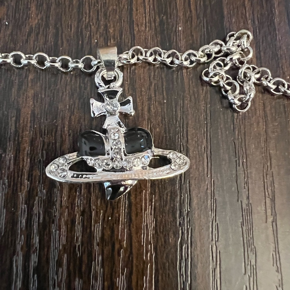 Vivienne Westwood Heart Orb Pendant Necklace Silver Tone Black Saturn Ring - Picture 3 of 10